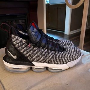 COPY - Nike Lebron 16 Oreo